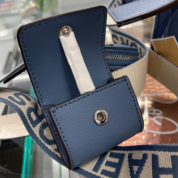 Michael Kors Jet Set Md Leather Crossbody Bag with Case for Apple Airpods Pro® - Picture 16 of 16